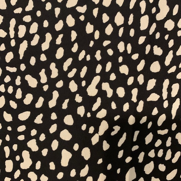 Umgee Black and Tan Animal  Patterned Sleeveless Blouse Medium NWT - Picture 4 of 4